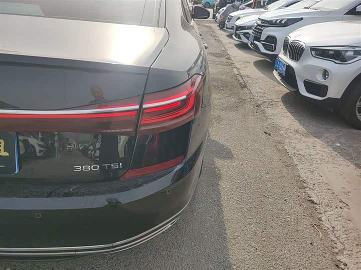 Фото 8 - Volkswagen Passat