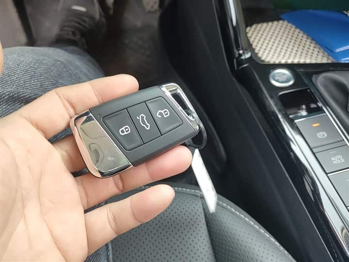 Фото 9 - Volkswagen Passat