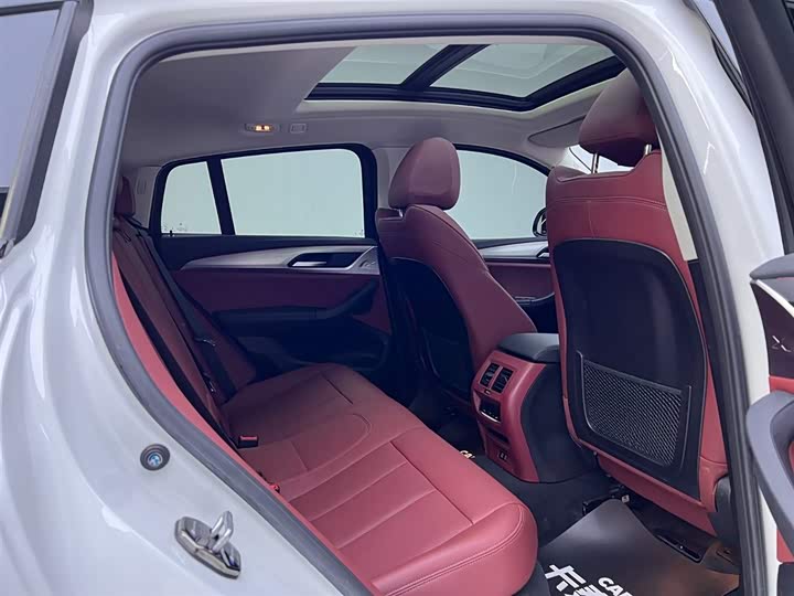 Фото 21 - BMW X4