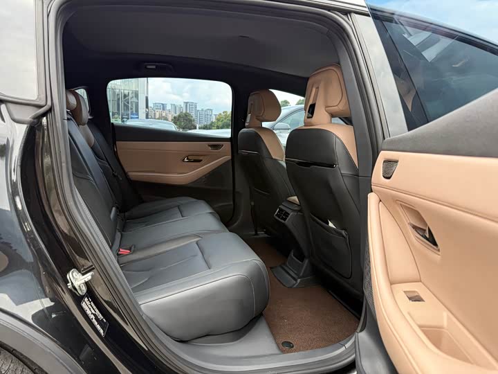 Фото 12 - Changan Deepal SL03