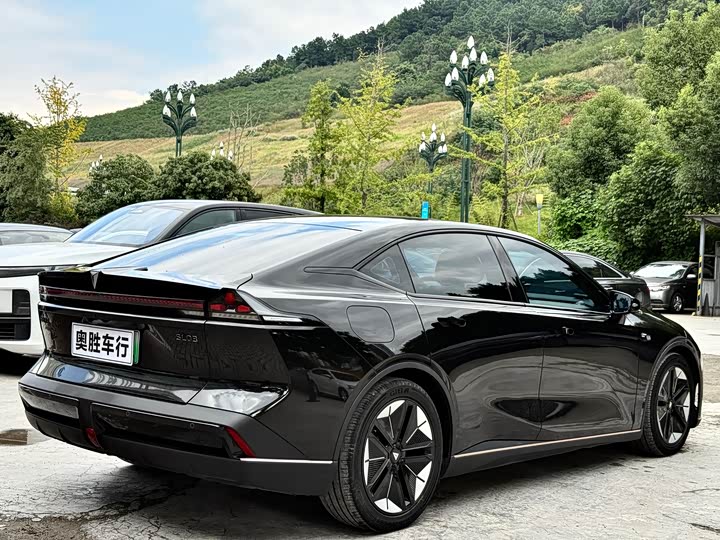 Фото 9 - Changan Deepal SL03