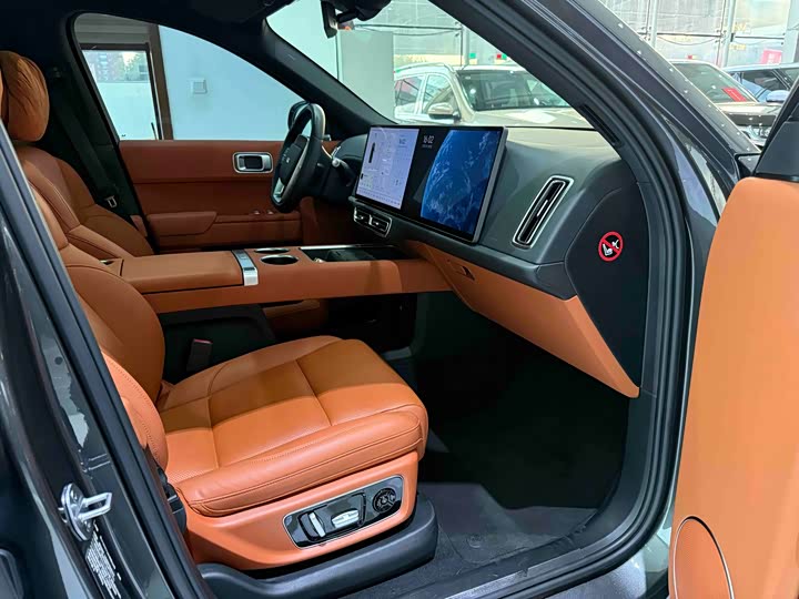 Фото 10 - LiXiang L8