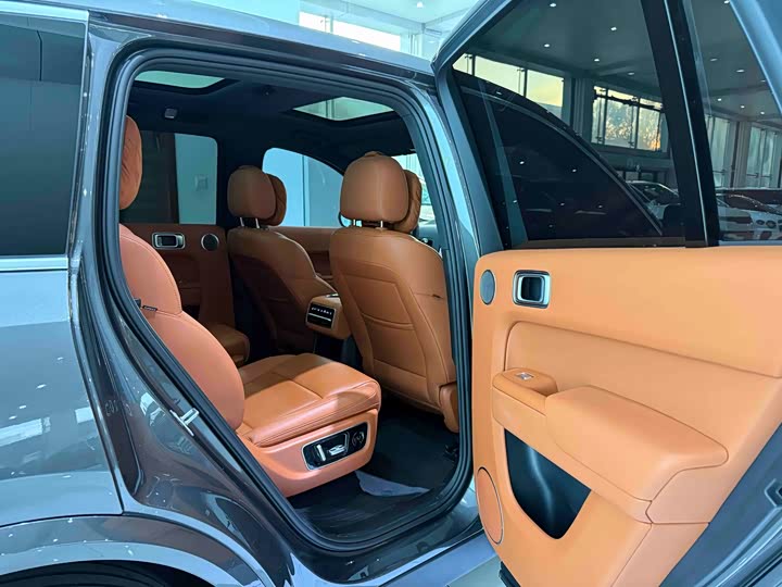 Фото 11 - LiXiang L8