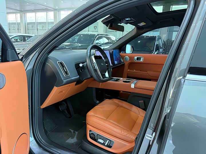 Фото 8 - LiXiang L8