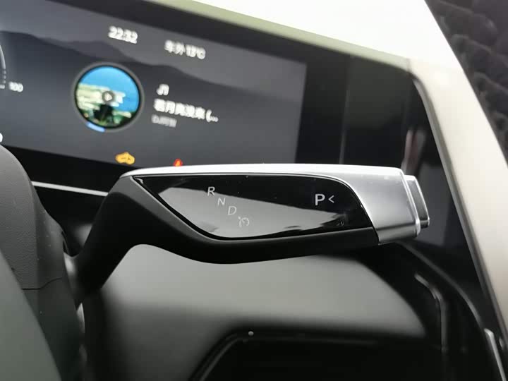 Фото 13 - HiPhi X