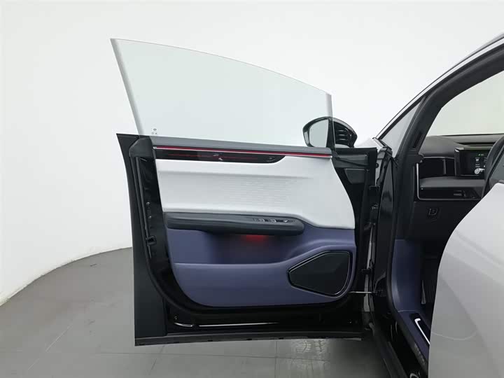 Фото 8 - HiPhi X