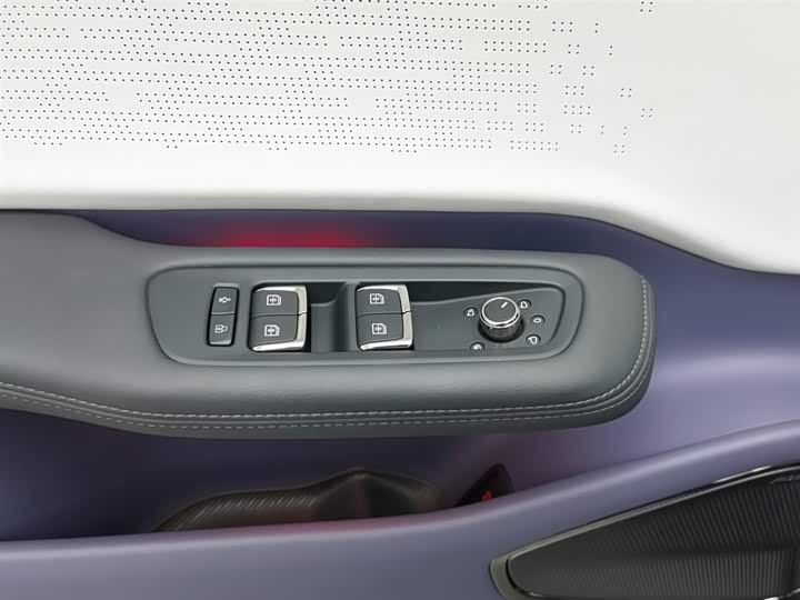 Фото 9 - HiPhi X