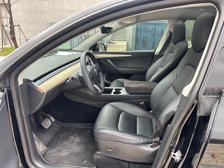 Фото 4 - Tesla Model Y