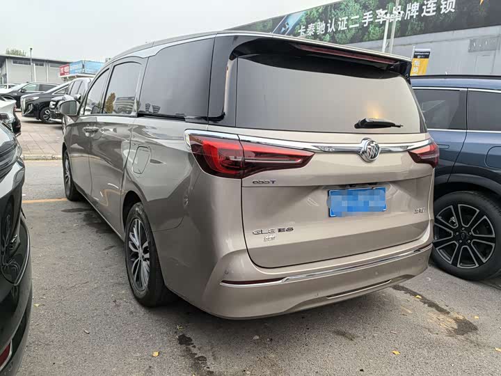 Фото 13 - Buick GL8 ES