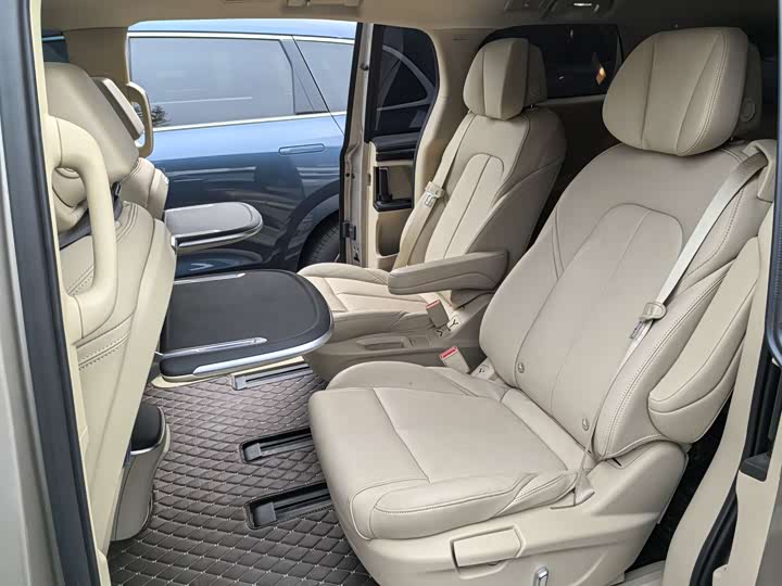 Фото 4 - Buick GL8 ES