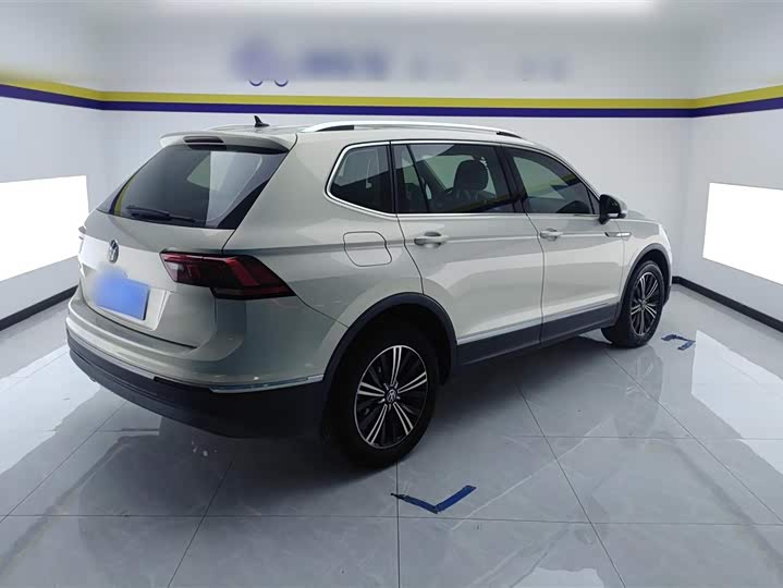 Фото 6 - Volkswagen Tiguan L Pro