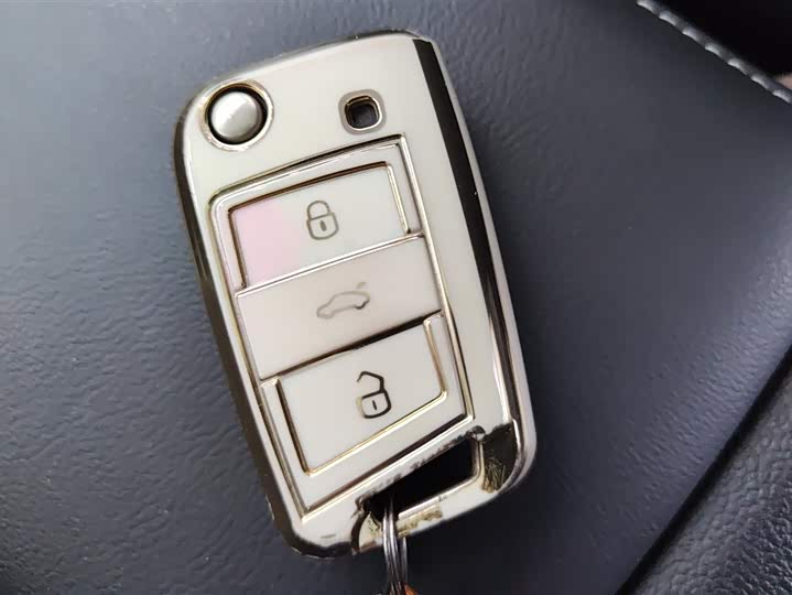 Фото 9 - Volkswagen Tiguan L Pro