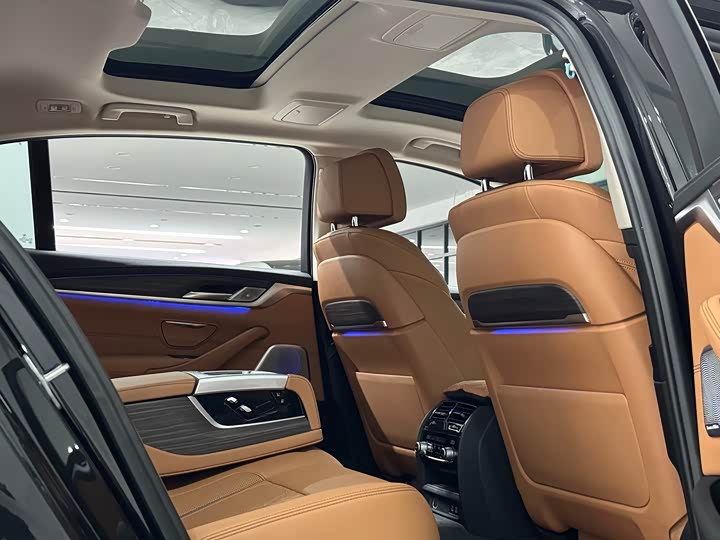 Фото 12 - BMW 5 Series