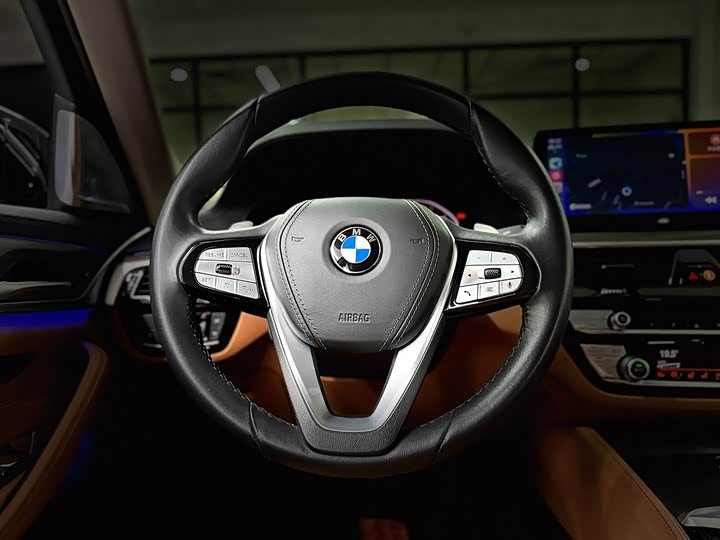 Фото 3 - BMW 5 Series