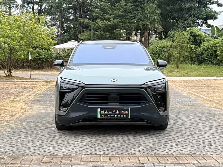 Фото 2 - Nio ES8