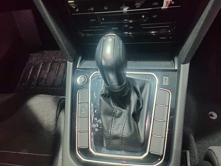 Фото 13 - Volkswagen Magotan