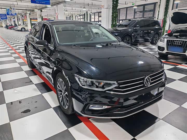 Фото 18 - Volkswagen Magotan