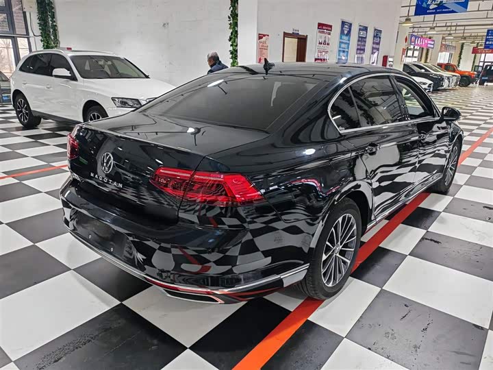 Фото 22 - Volkswagen Magotan