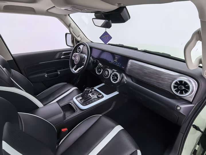 Фото 11 - Tank 300