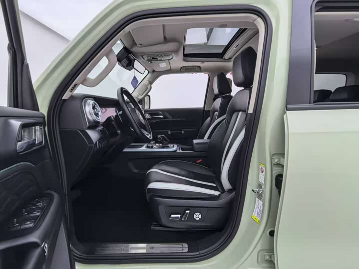 Фото 18 - Tank 300