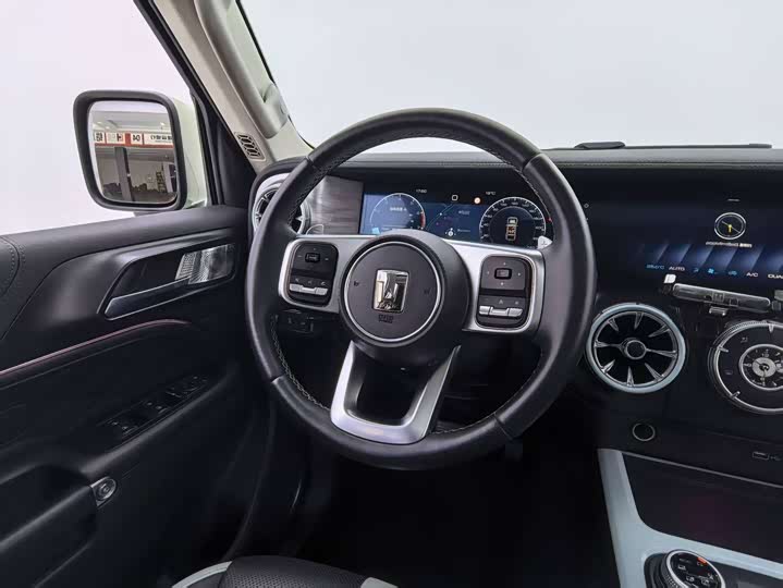 Фото 9 - Tank 300