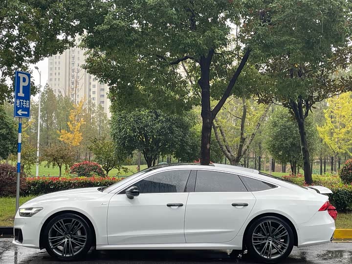 Фото 3 - Audi A7