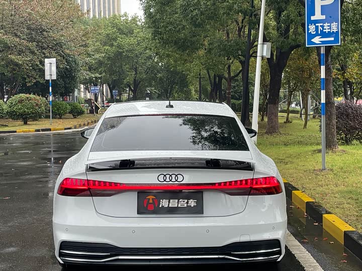 Фото 5 - Audi A7