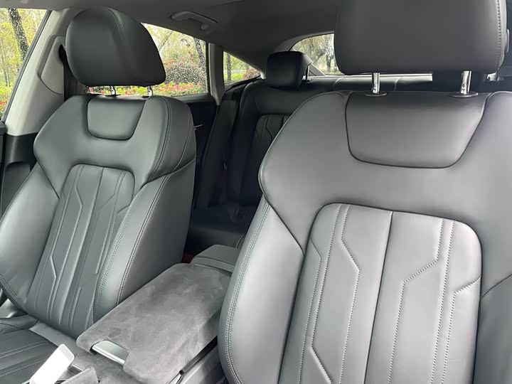 Фото 8 - Audi A7