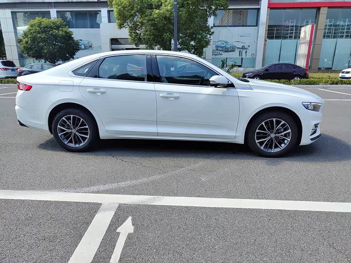 Photo 4 - Geely Preface