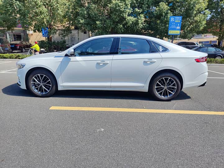 Photo 5 - Geely Preface