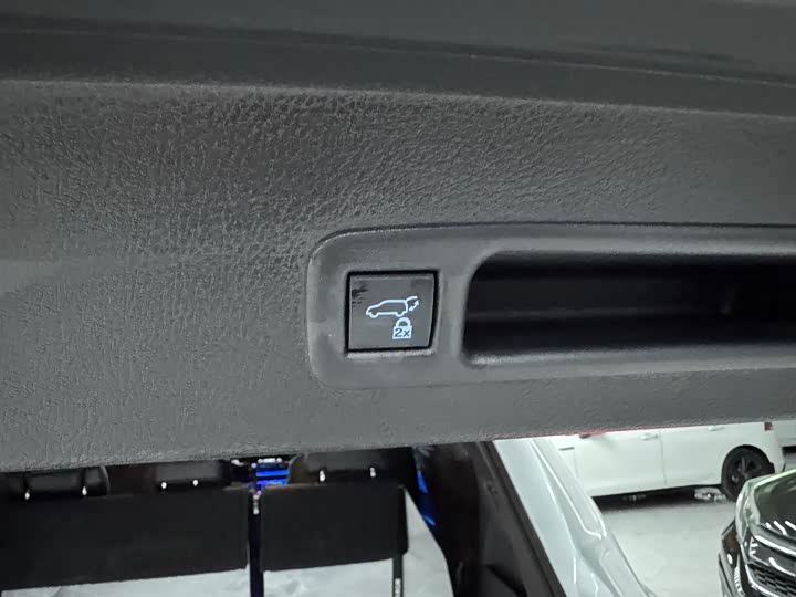 Фото 18 - Toyota Sienna