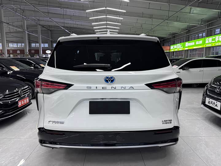 Фото 5 - Toyota Sienna