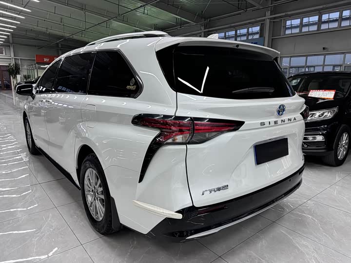 Фото 6 - Toyota Sienna