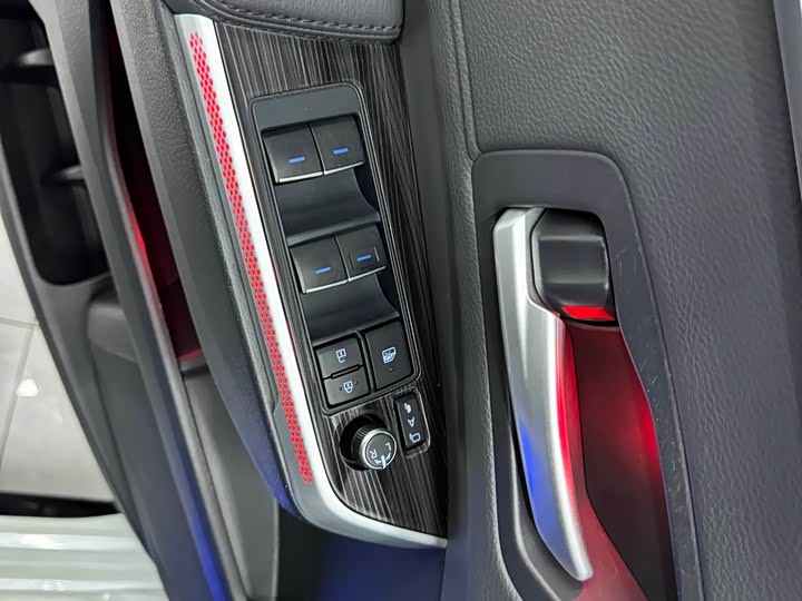 Фото 7 - Toyota Sienna