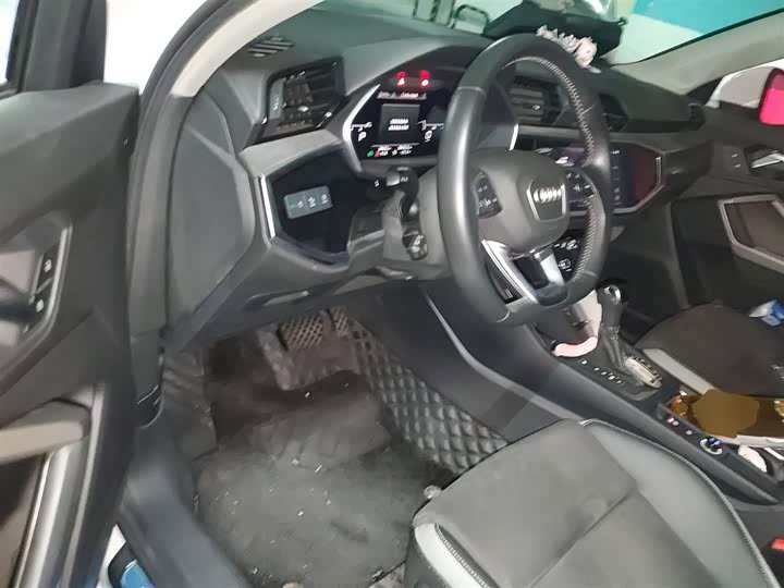 Фото 14 - Audi Q3