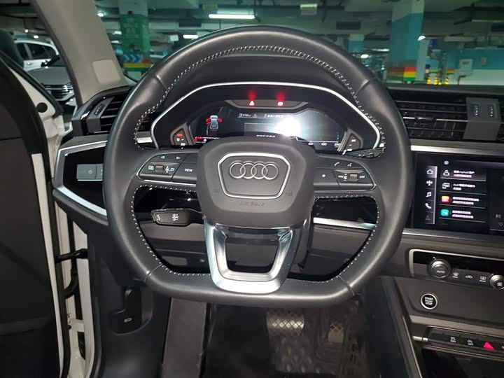 Фото 3 - Audi Q3