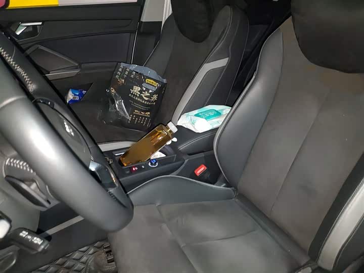 Фото 8 - Audi Q3