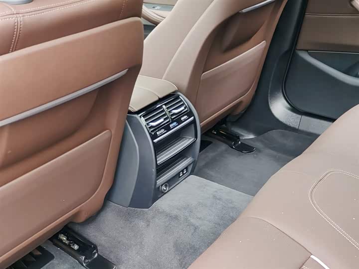 Фото 9 - BMW 5 Series