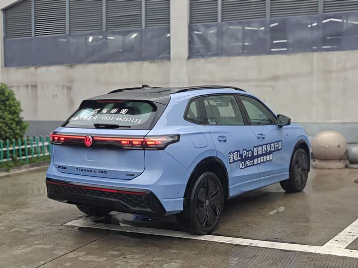 Фото 4 - Volkswagen Tiguan L Pro