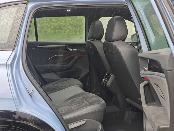 Фото 8 - Volkswagen Tiguan L Pro