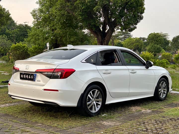 Фото 4 - Honda Civic