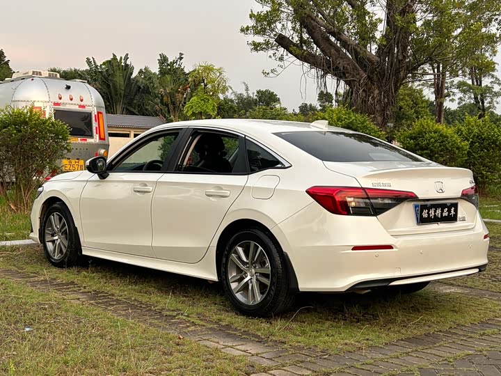 Фото 6 - Honda Civic