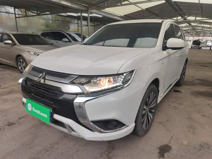 Фото 2 - Mitsubishi Outlander