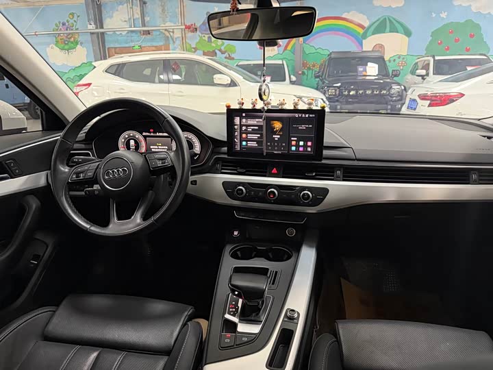 Фото 18 - Audi A4L