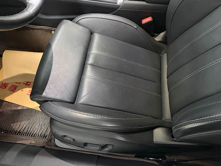 Фото 8 - Audi A4L