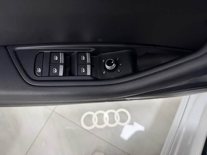 Фото 9 - Audi A4L