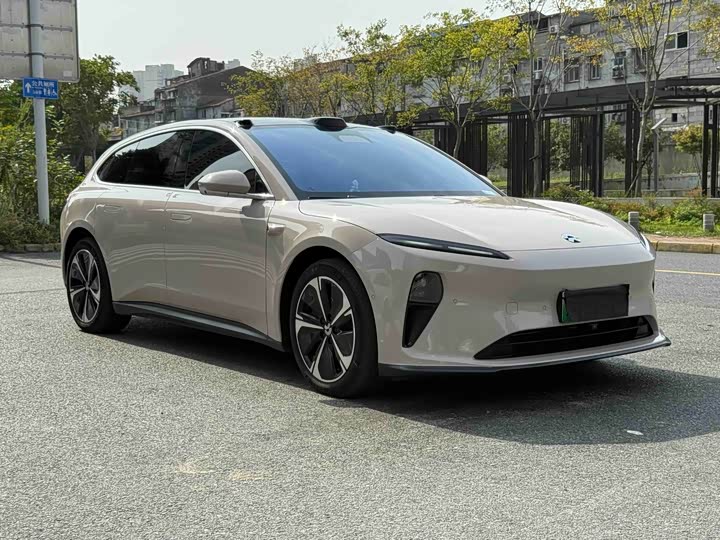 Фото 3 - Nio ET5T