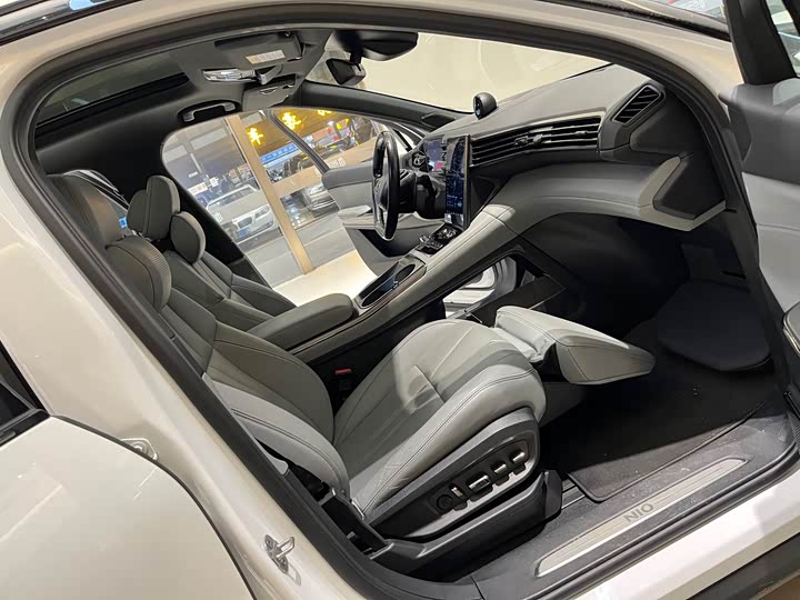 Фото 10 - Nio ES8