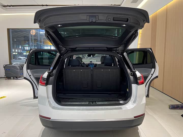 Фото 21 - Nio ES8