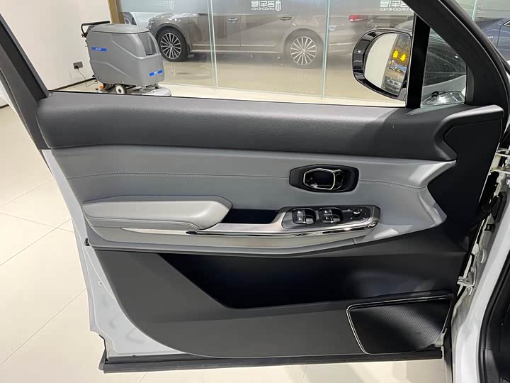 Фото 6 - Nio ES8